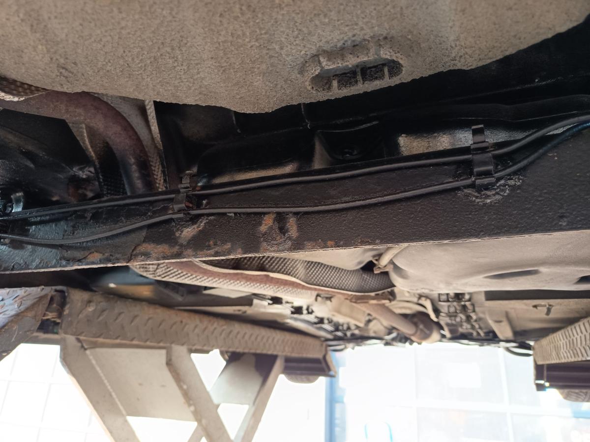 Renault Twingo II original Hinterachse Tr&auml;ger trommelgebremst 1,2l 43kW Bj 2009