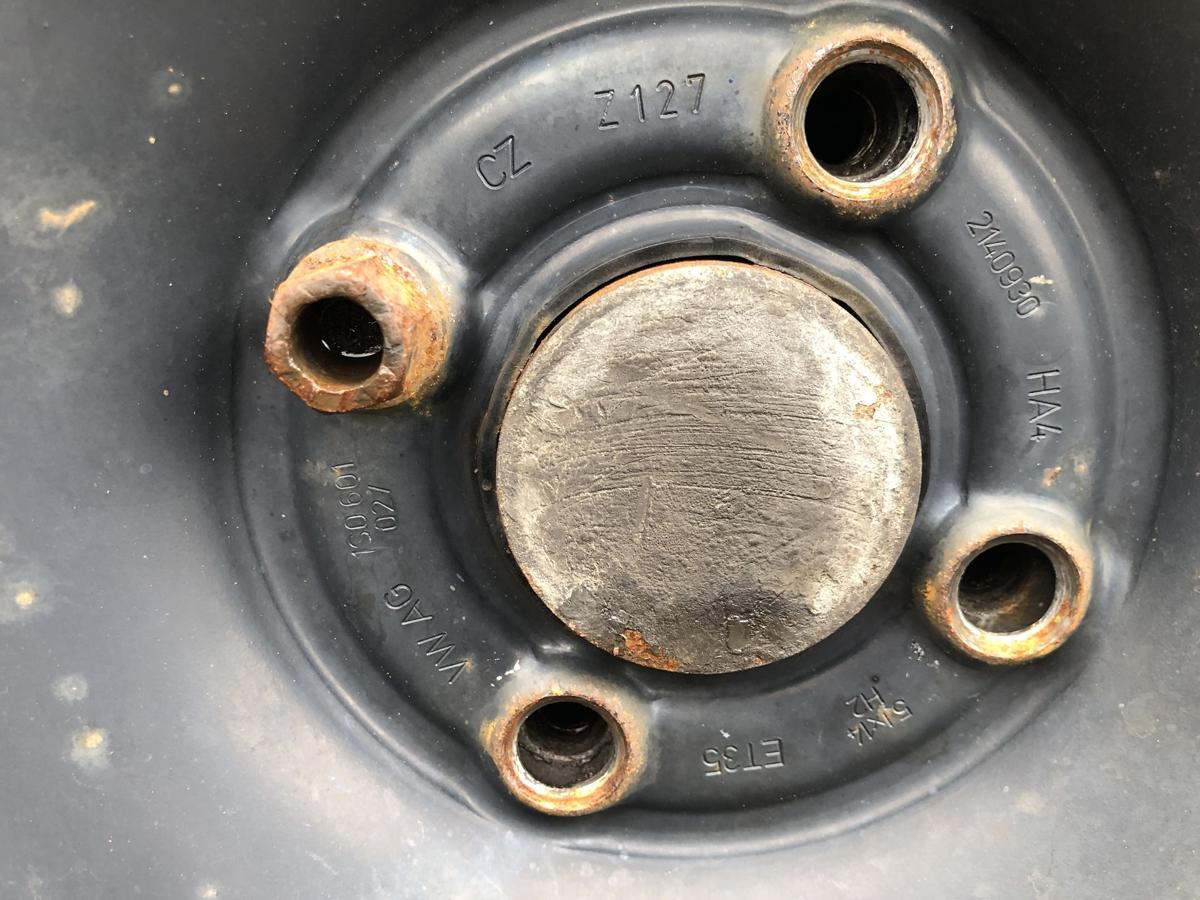 VAG Stahlfelgensatz 5x14 ET35 4x100 1S0601027 OHNE Reifen