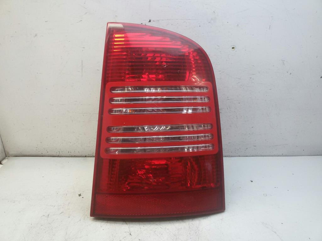 Skoda Octavia 1 Kombi 1U5 Rückleuchte Heckleuchte rechts 1U9945112B BJ2003