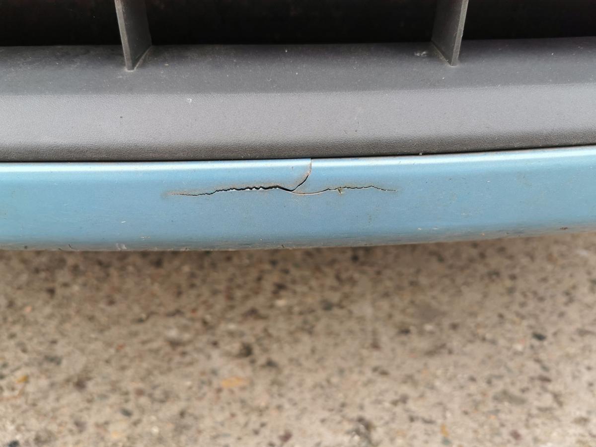 Ford KA RU8 Stossstange Stossfänger Bumper vorn Scuba Blau defekt TEXT BILDER