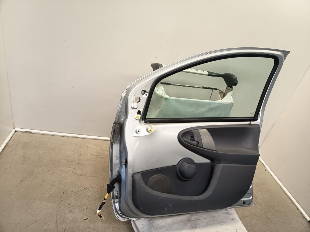 Toyota Aygo original Tür vorn rechts Beifahrer 1E7 Merlansilber Bj 2009