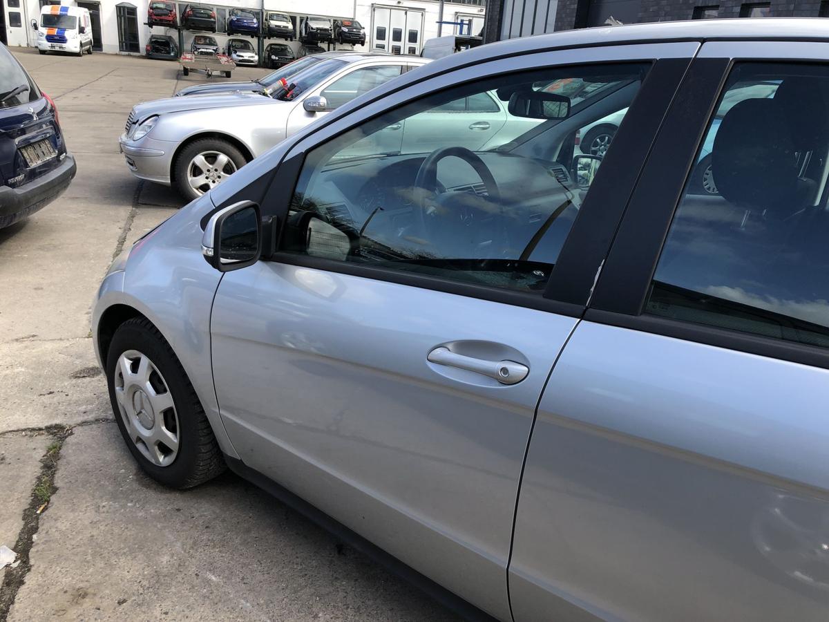 Mercedes W169 A Klasse Mopf T&uuml;r vorn links Fahrert&uuml;r Roh 5trg ab08 761 silber