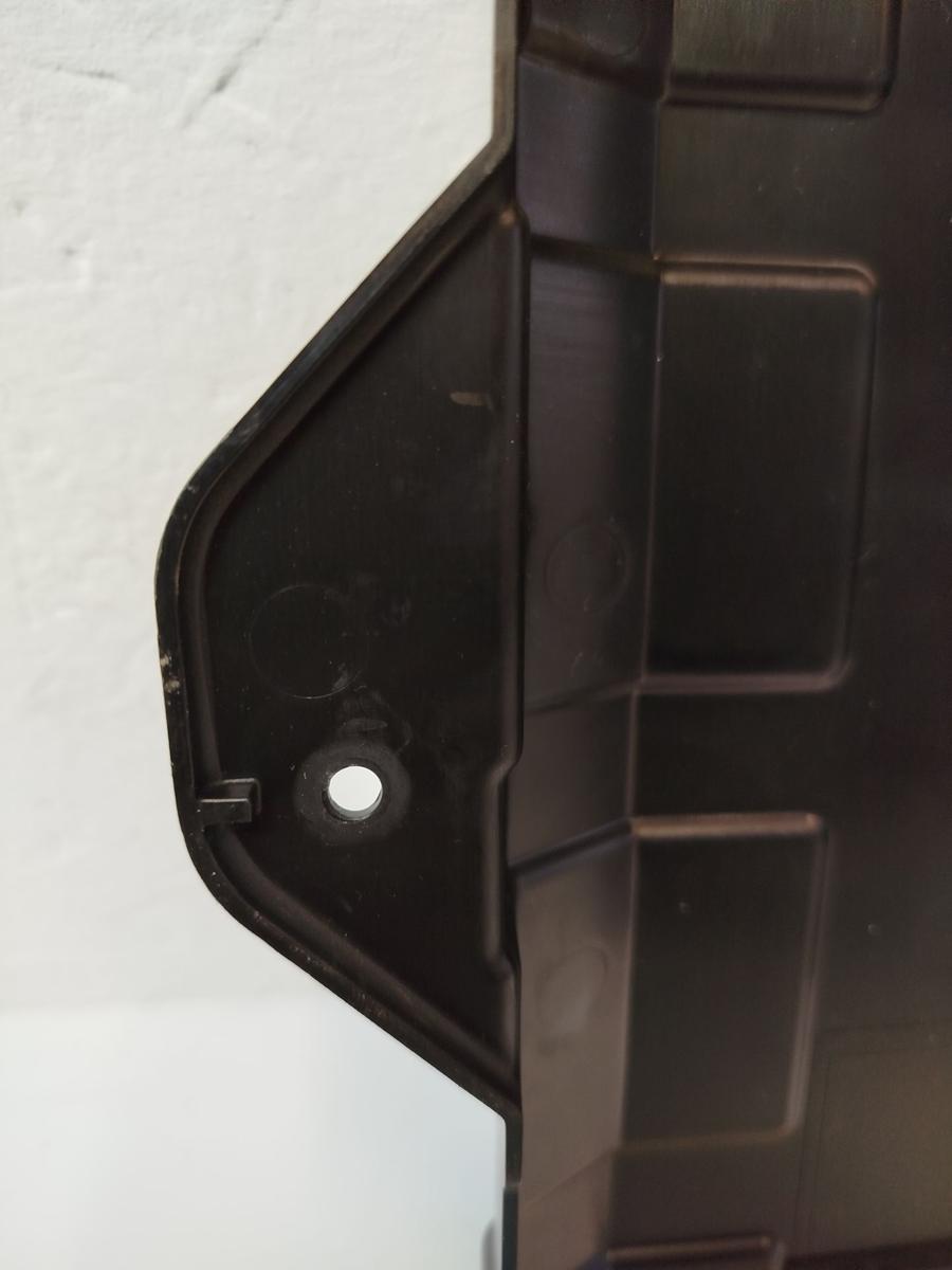 Mitsubishi Eclipse Cross GK0 ab21 Abdeckung Verkleidung Endstufe Audioverst&auml;rker