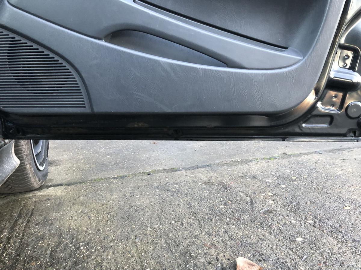 Daihatsu YRV M2 T&uuml;r vorne rechts Beifahrert&uuml;r Rohbau N05 schwarz Autot&uuml;r