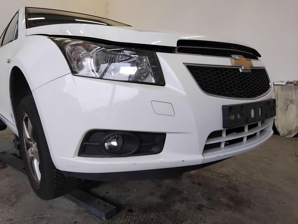 Chevrolet Cruze J300 orig Sto&szlig;stange Stossf&auml;nger vorn BJ2011 GAZ olympic white