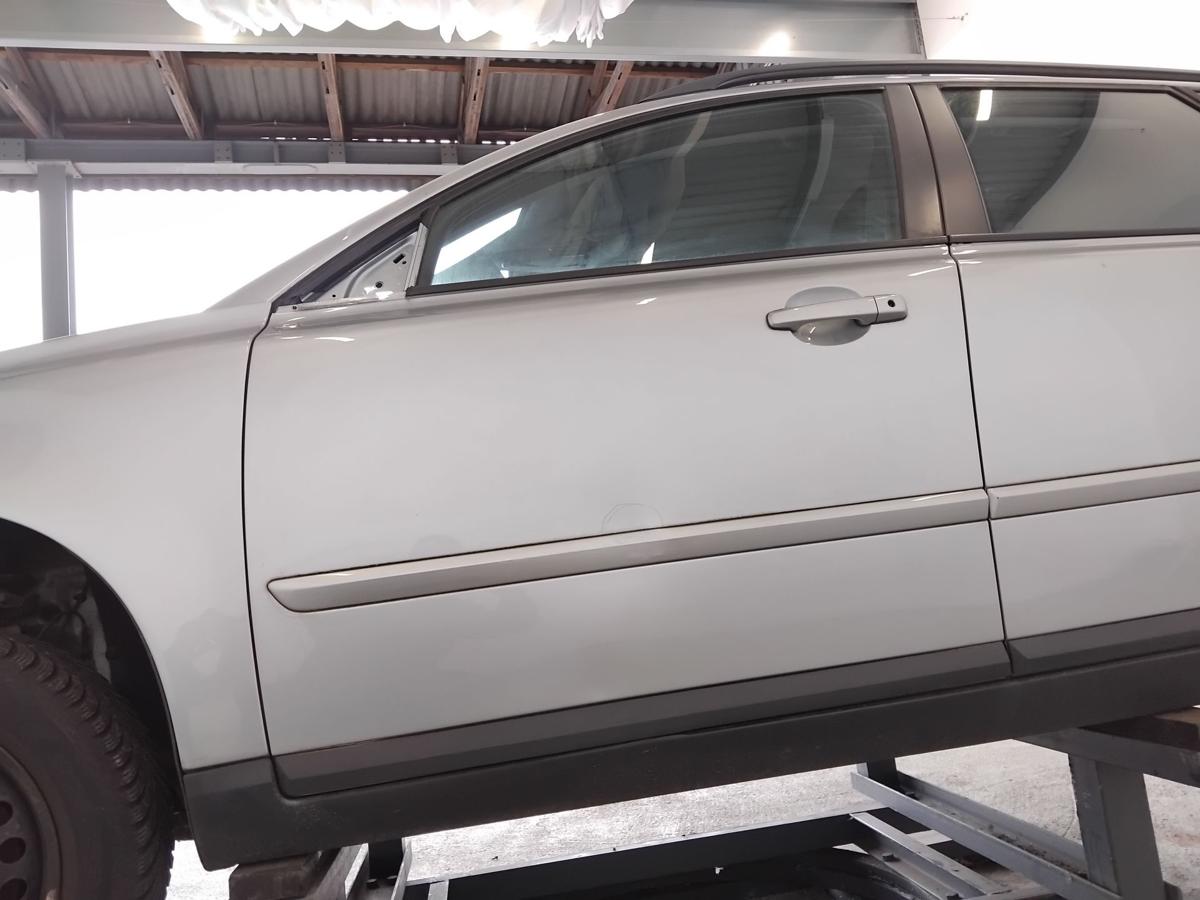Volvo V50 S40 II T&uuml;r vorn links Fahrert&uuml;r 477 Electric Silber Metallic BJ2007