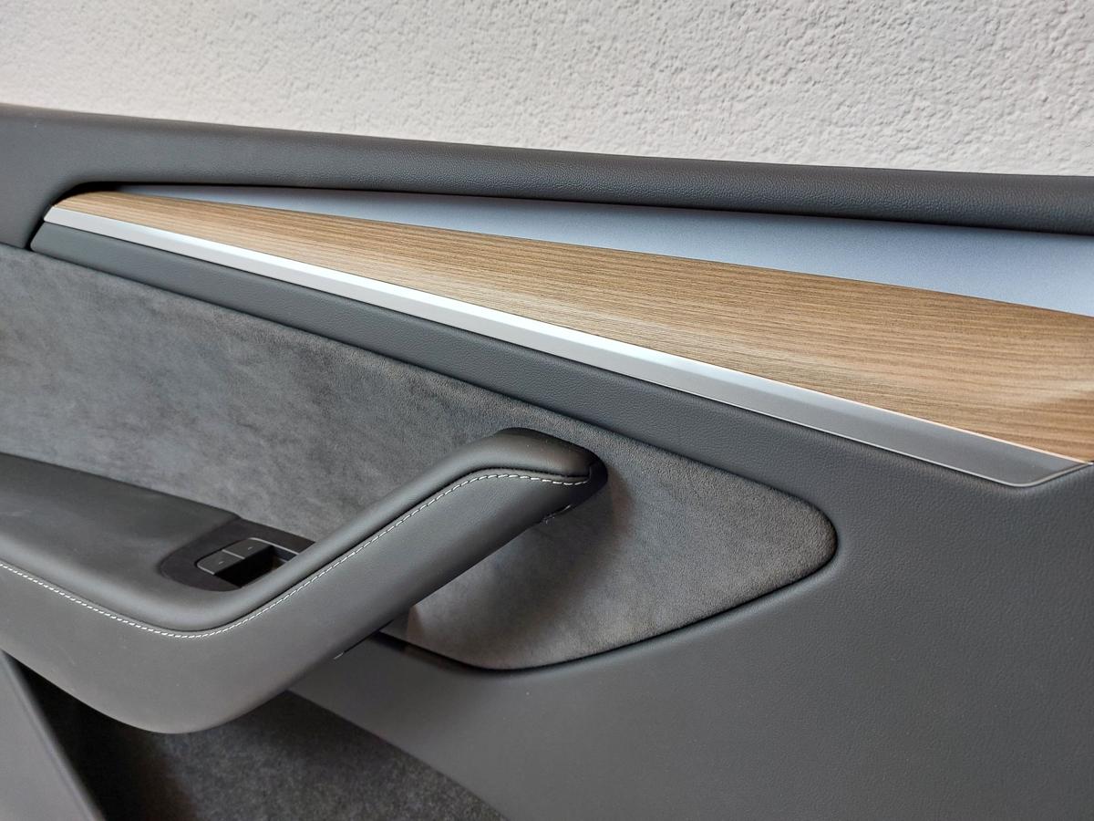 Tesla Model Y Tüververkleidung Innenverkleidung vorn links Alcantara Kunstleder