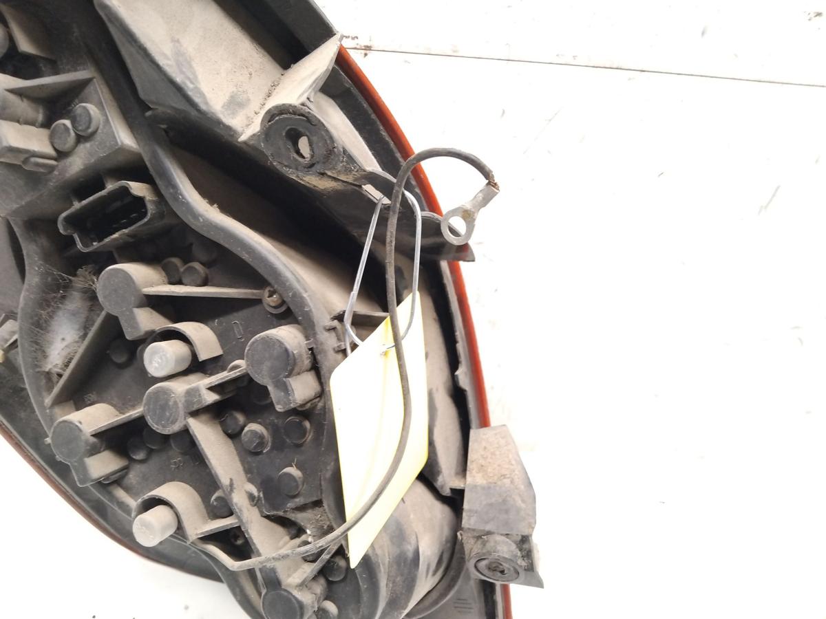 Nissan Primera P12 Hatchback R&uuml;ckleuchte Heckleuchte rechts mit M&auml;ngeln Bj.2006