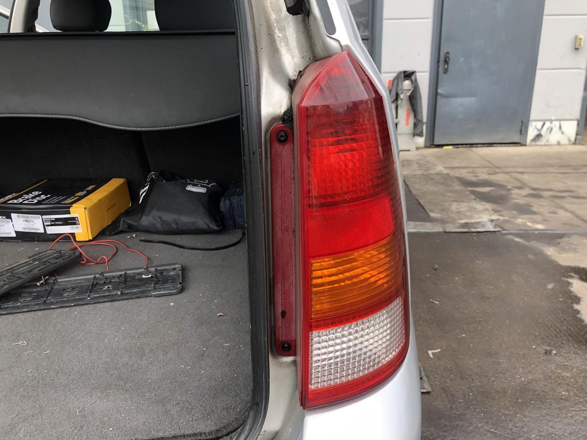 Ford Focus Turnier DNW original Rückleuchte rechts Heck/Schluss/Licht Bj 2001