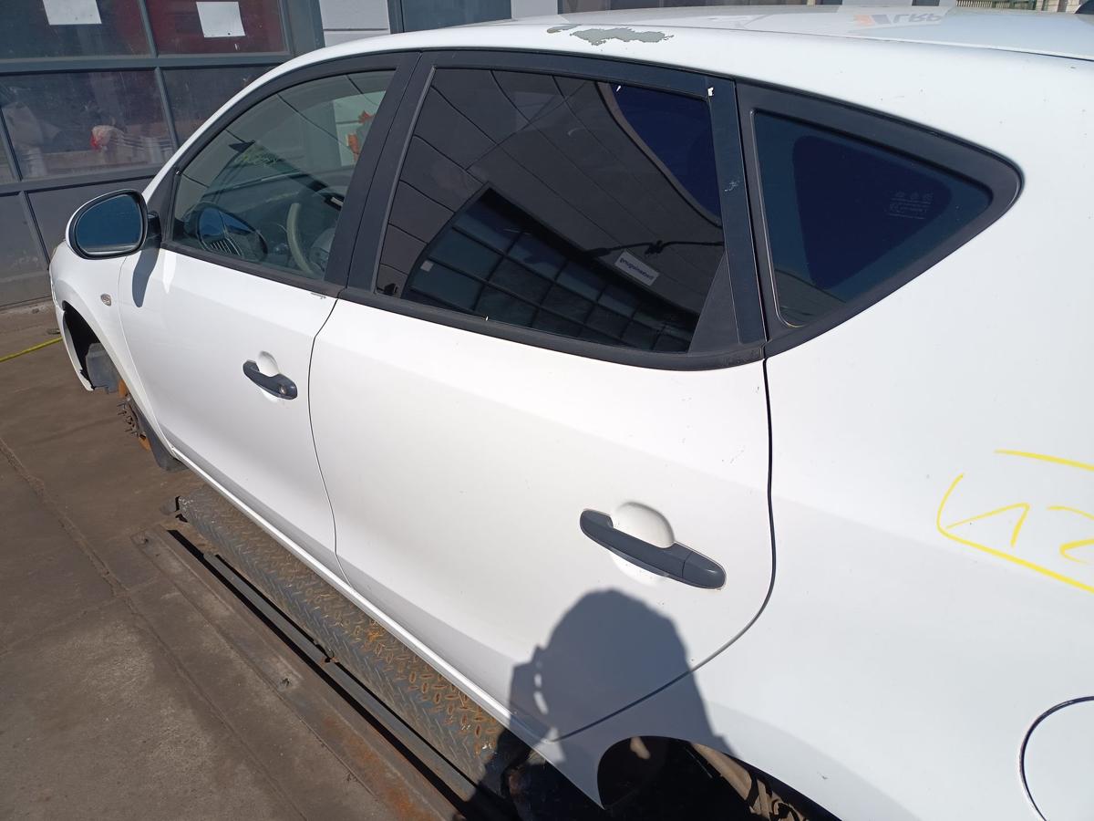 Hyundai I30 FD original T&uuml;r hinten links Crystal White Baujahr 2009