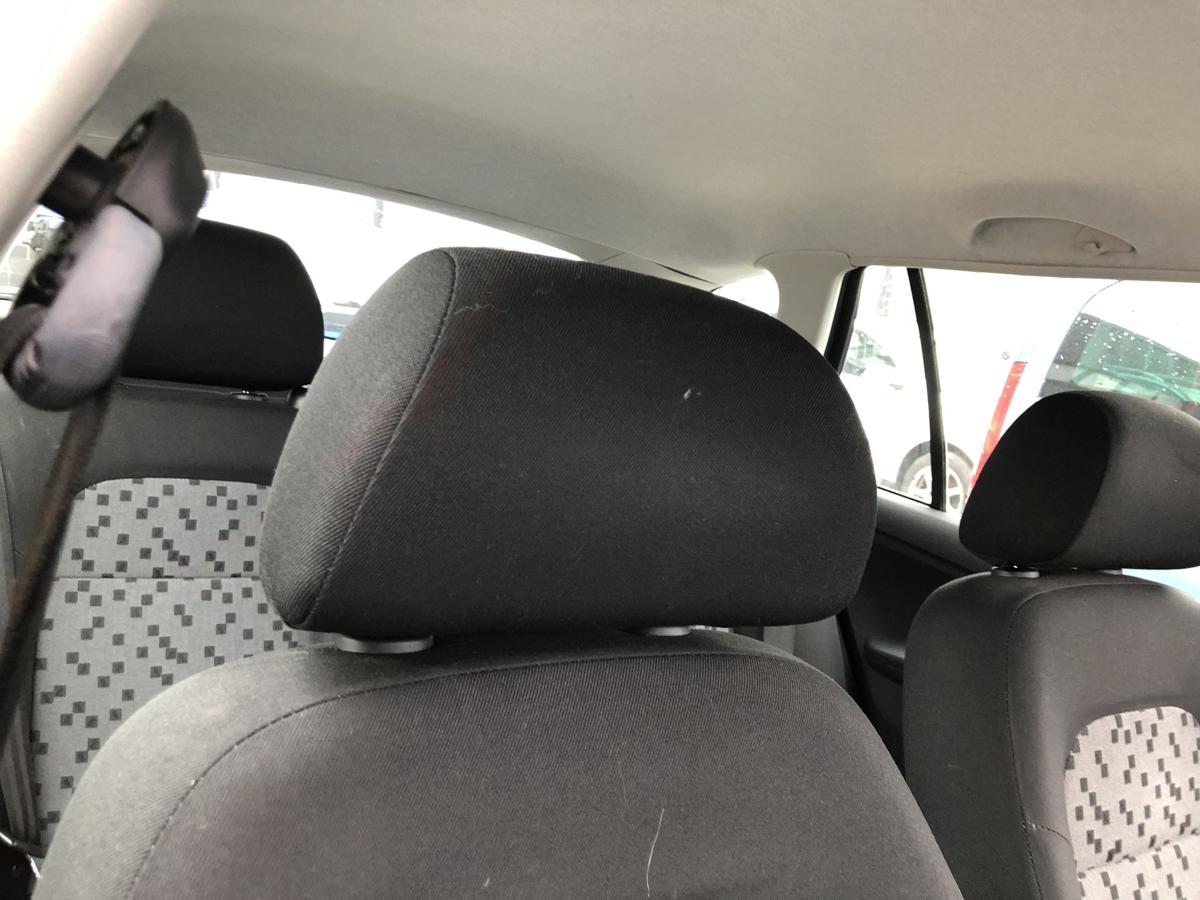 Skoda Fabia 6Y Combi Sitz vorn rechts Beifahrersitz Stoff Autositz ohne Heizung