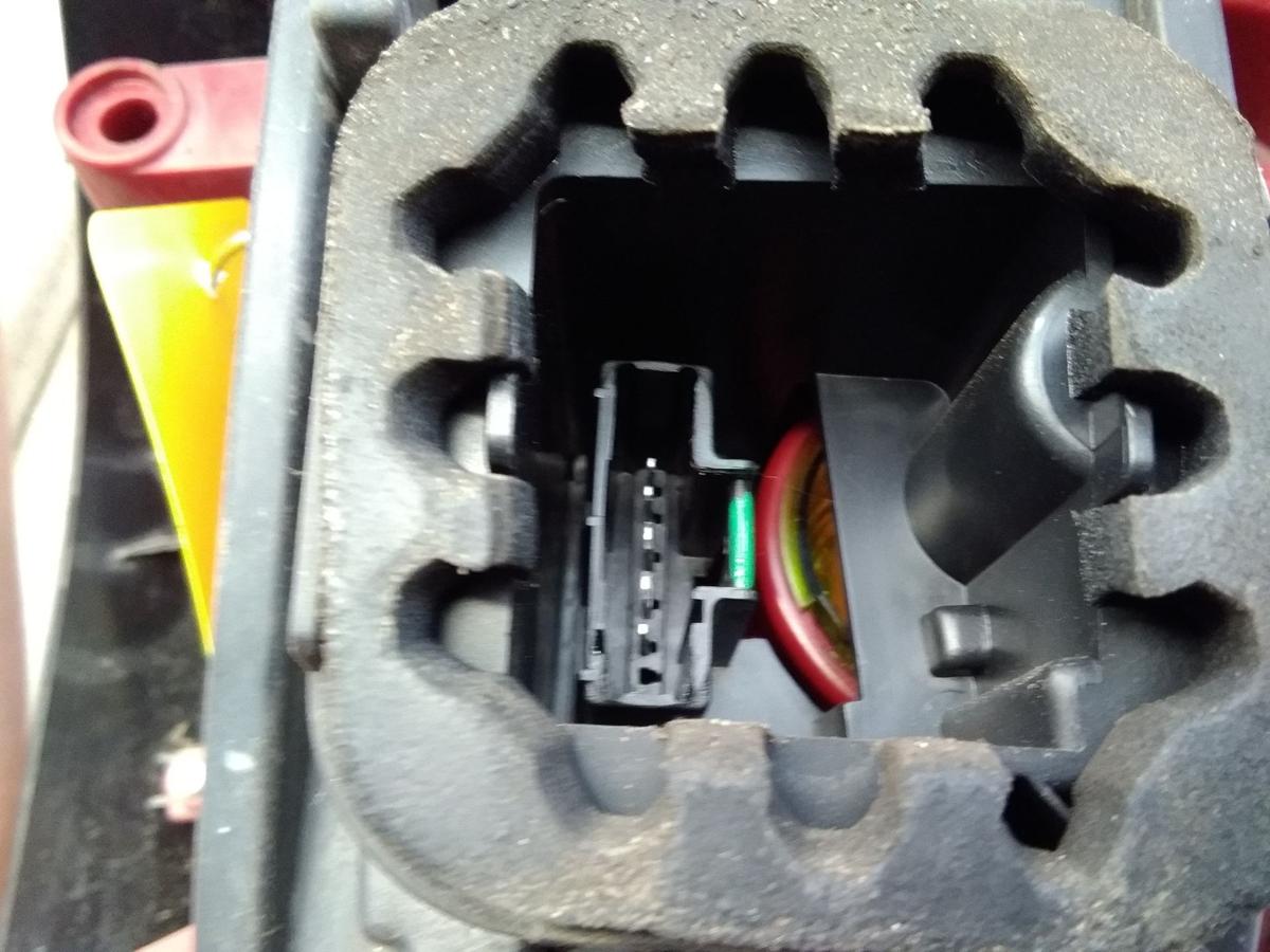 Peugeot 308 SW Kombi original R&uuml;ckleuchte Heckleuchte Schlu&szlig;leuchte links Bj2009