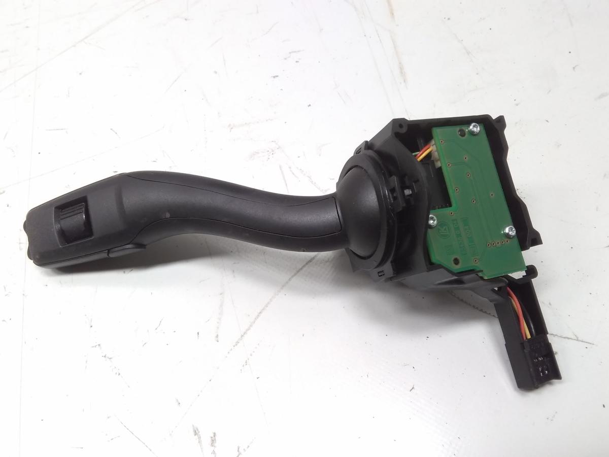 Audi A3 8P Facelift original Wischerschalter mit Bordcomputerfunktion Bj.2010