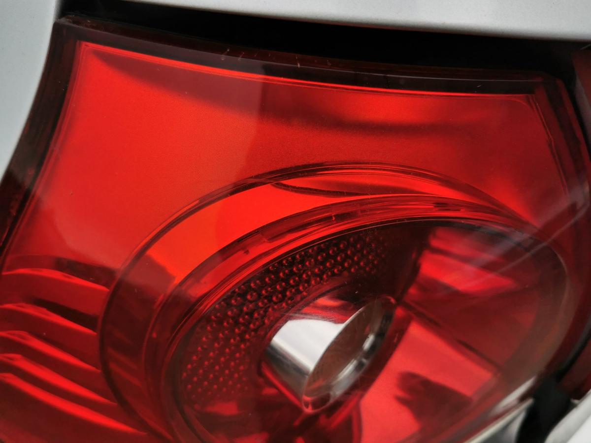 VW Golf V 5 Rückleuchte Schlussleuchte Rücklicht hinten aussen links 3 Türer