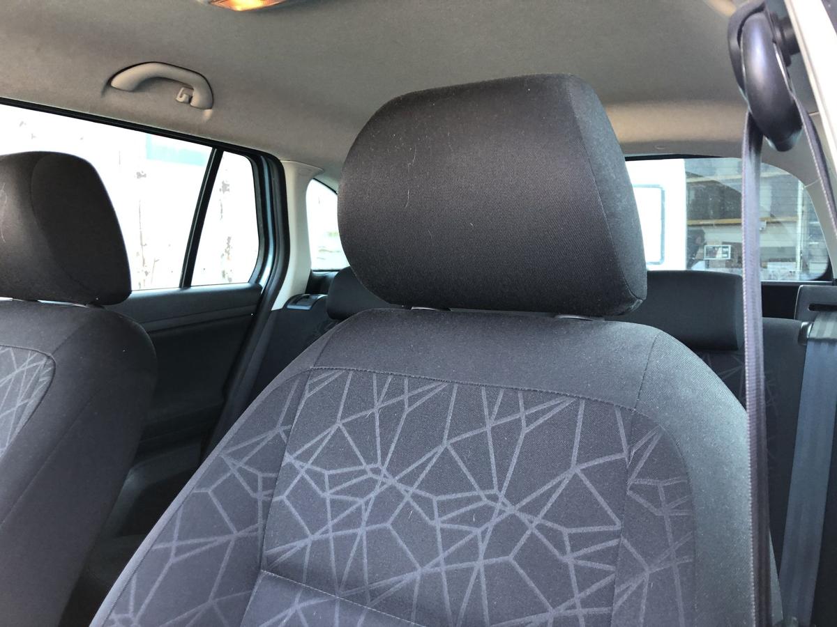 Skoda Fabia II 2 Typ 5J Sitz vorn links Fahrersitz OHNE Heizung Stoffsitz