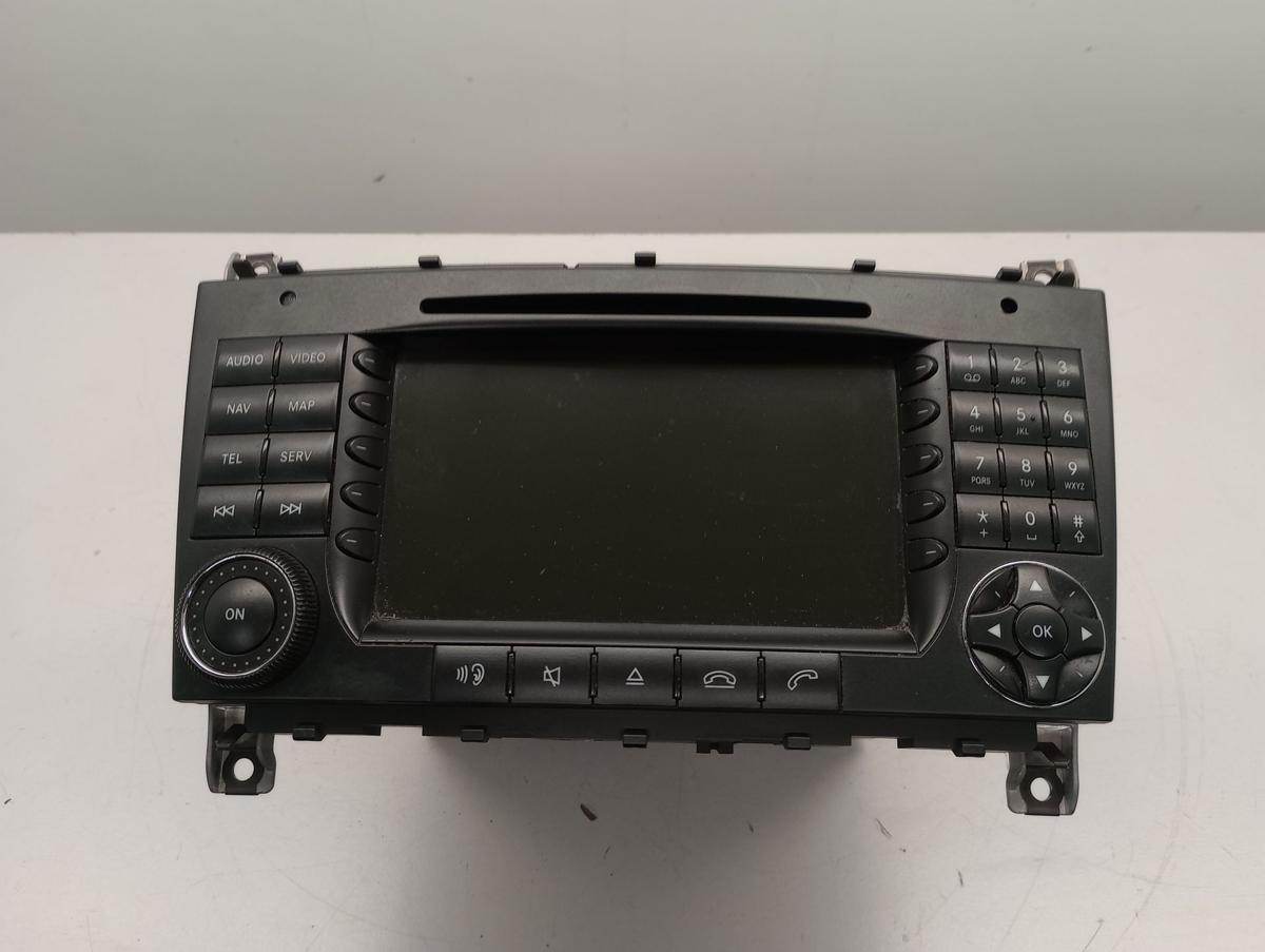 Mercedes Benz C-Klasse 203 orig Radio Navi GPS Bj 2005