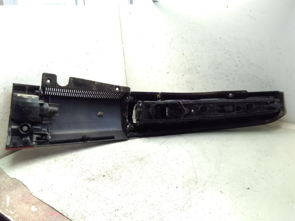 Opel Meriva A orig R&uuml;ckleuchte Heckleuchte links mit Blende Facelift BJ2006
