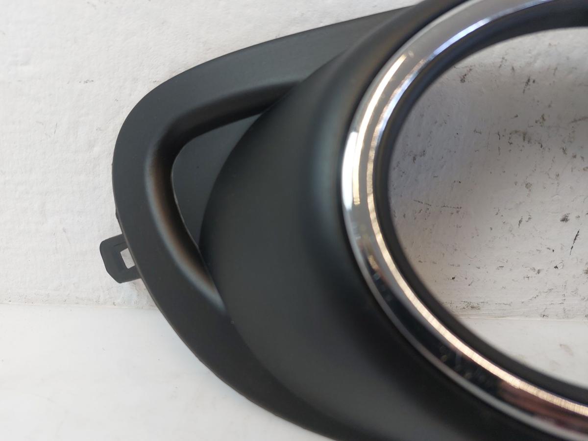 VW Golf 6 VI Gitter vorn rechts Stoßfänger Nebelscheinwerferabdeckung