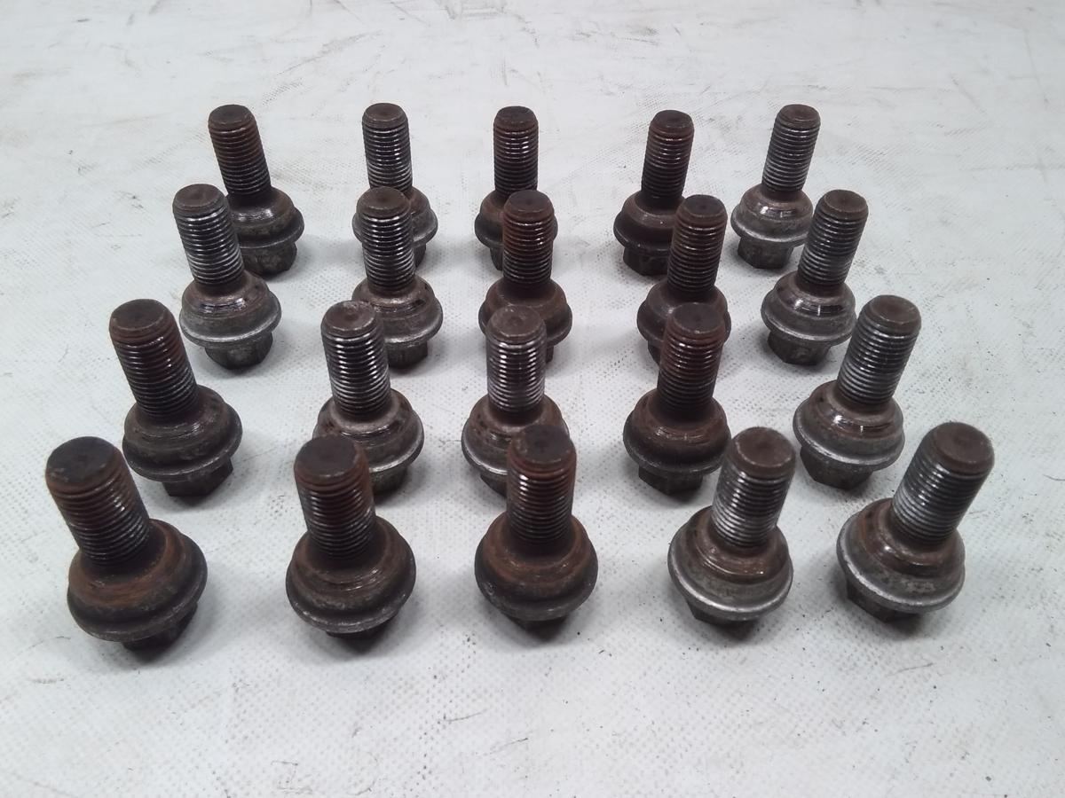 Mercedes Vito 447 Satz Radbolzen 20 St&uuml;ck M14x1,5 SW17 Bj.2014