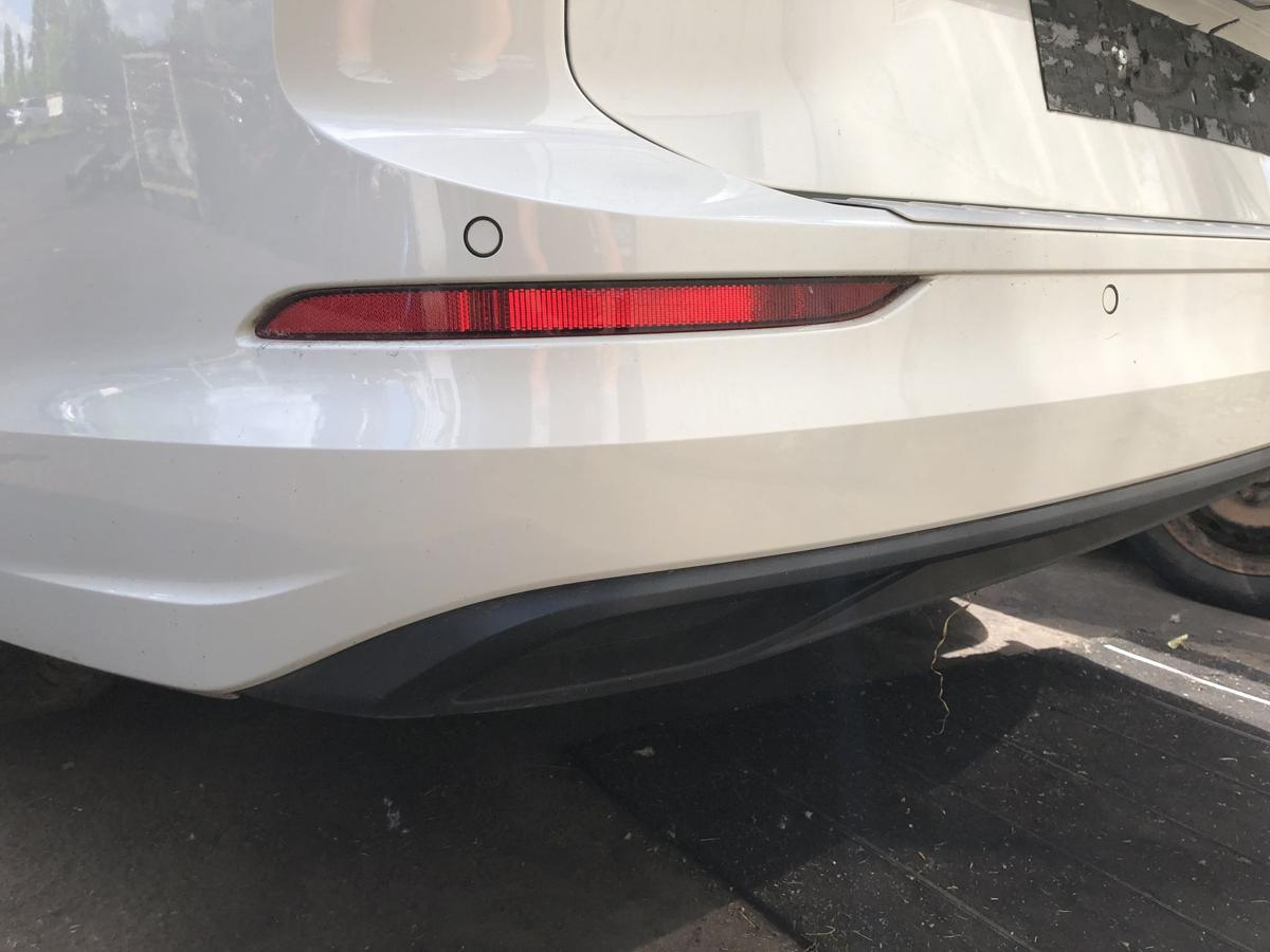VW Golf 8 VIII CD Variant Stoßfänger hinten Heckschürze mit PDC L0K1 oryxweiß