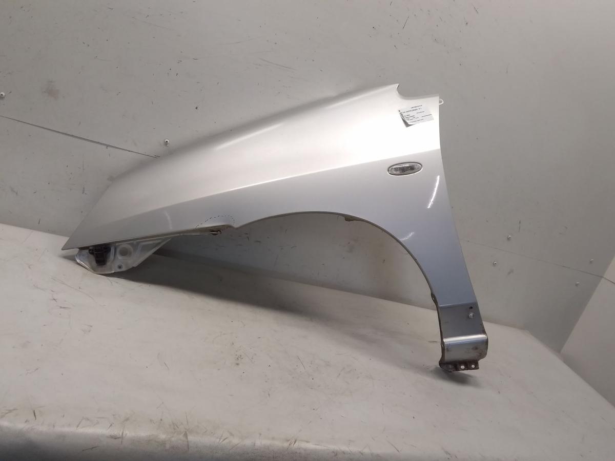 Suzuki Liana original Kotflügel vorn links silbermetallic BJ2005 Anrostung