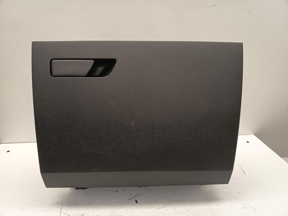 Seat Leon 5F orig Handschuhfach in Schwarz 5F1857095 Bj 2017