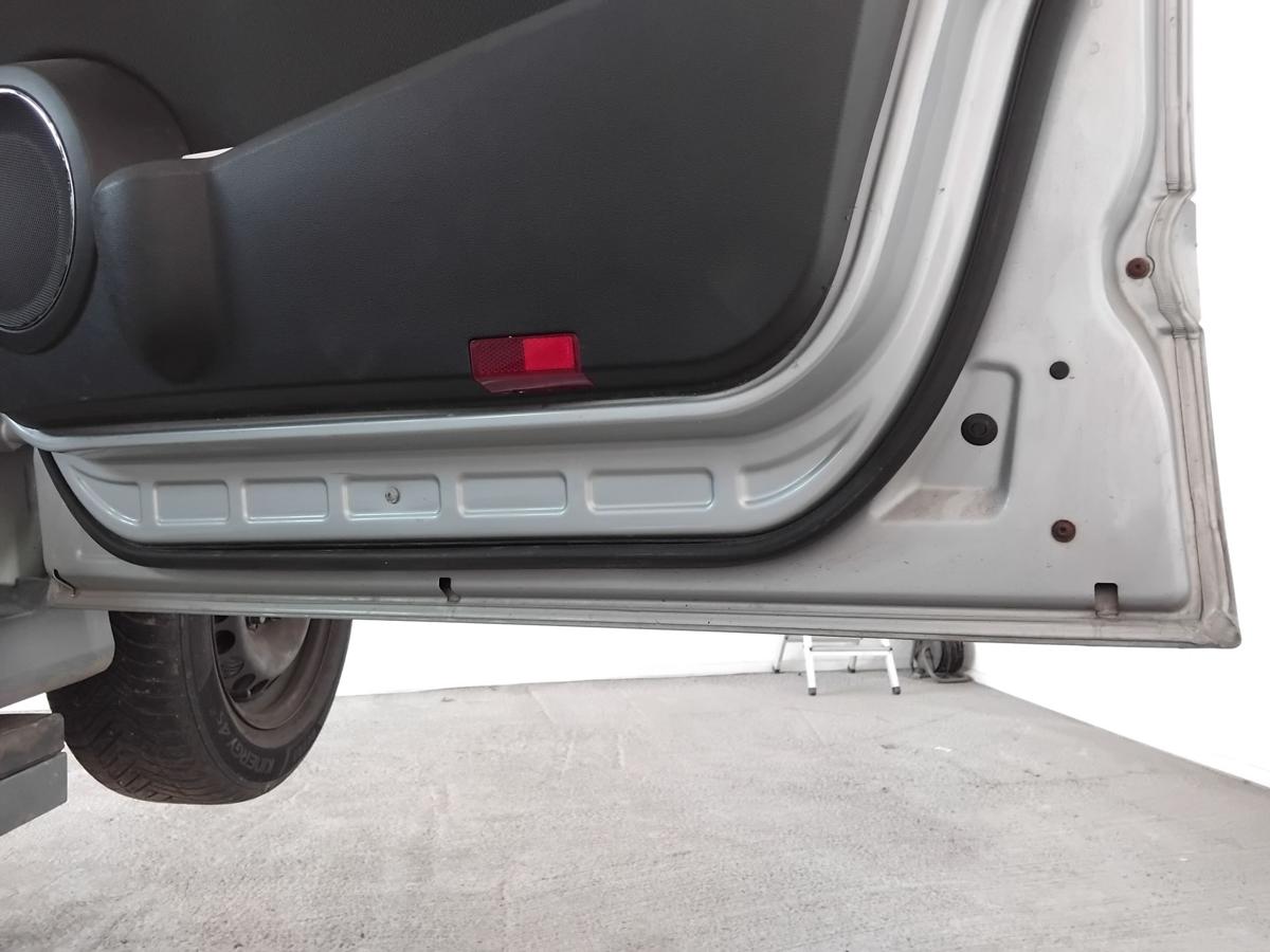 Mercedes B-Klasse W245 T&uuml;r vorn rechts Beifahrert&uuml;r 761 polarsilber BJ2008