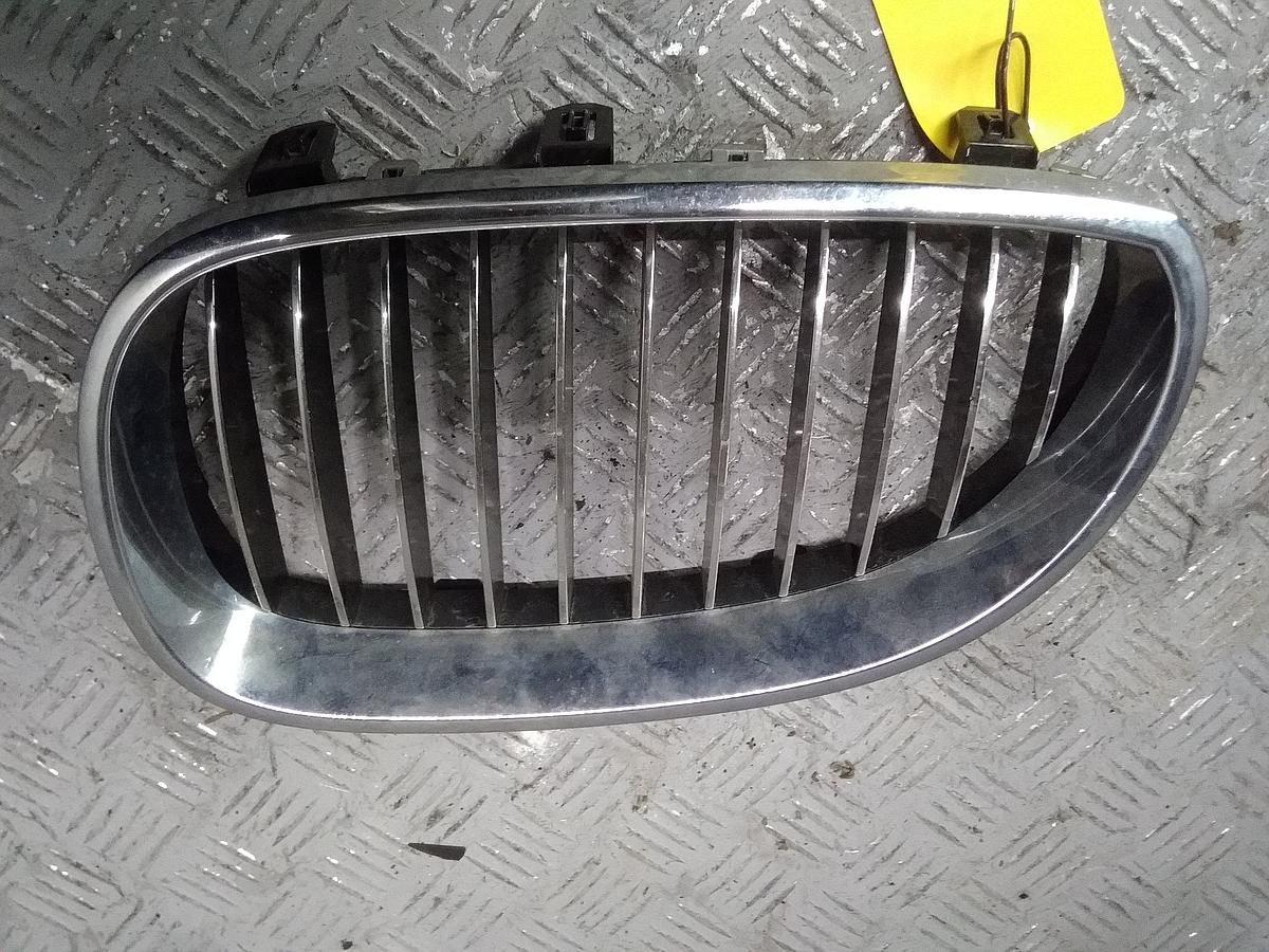 BMW 5er E60/61 Bj.2005 original Kühlergrill Grill links 2,5D 130KW *M57TU* 5G Schalter