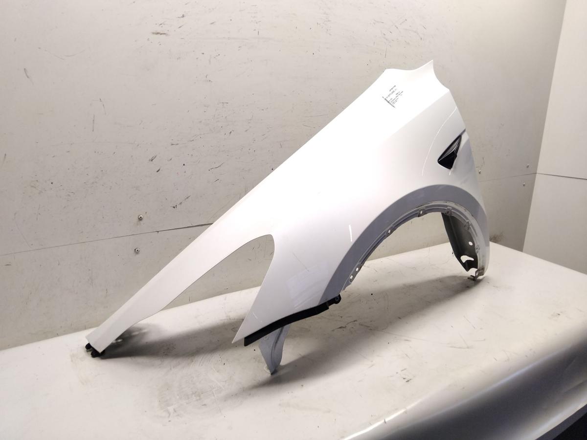 Tesla Model Y Kotfl&uuml;gel vorn links wei&szlig;metallic PPSW White Water Pearl BJ2023