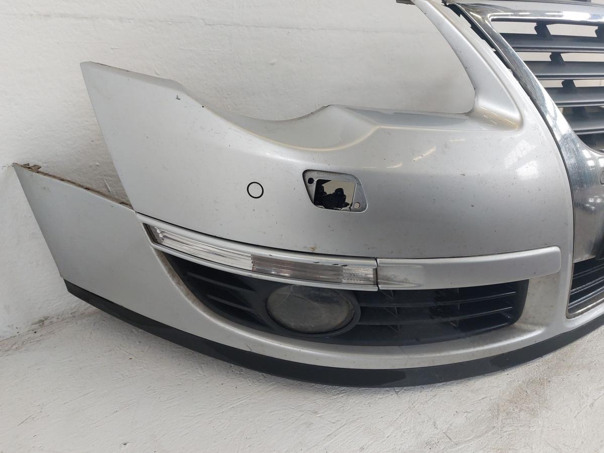 VW Passat 3C B6 Sto&szlig;f&auml;nger vorn Nebel SRA PDC LA7W Reflexsilber Bilder beachten