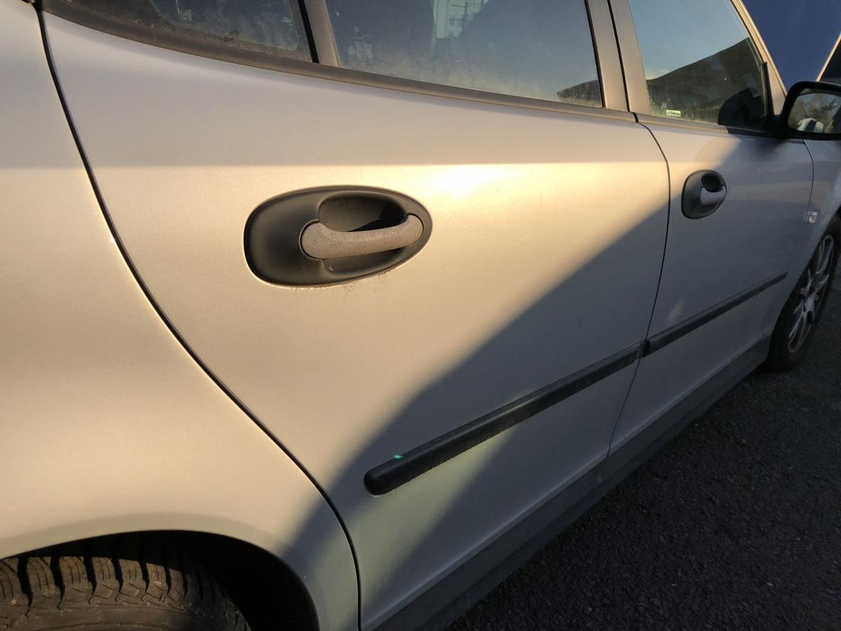 Saab 9-3 Typ YS3F T&uuml;r hinten rechts Autot&uuml;r Limo Fondt&uuml;r silber