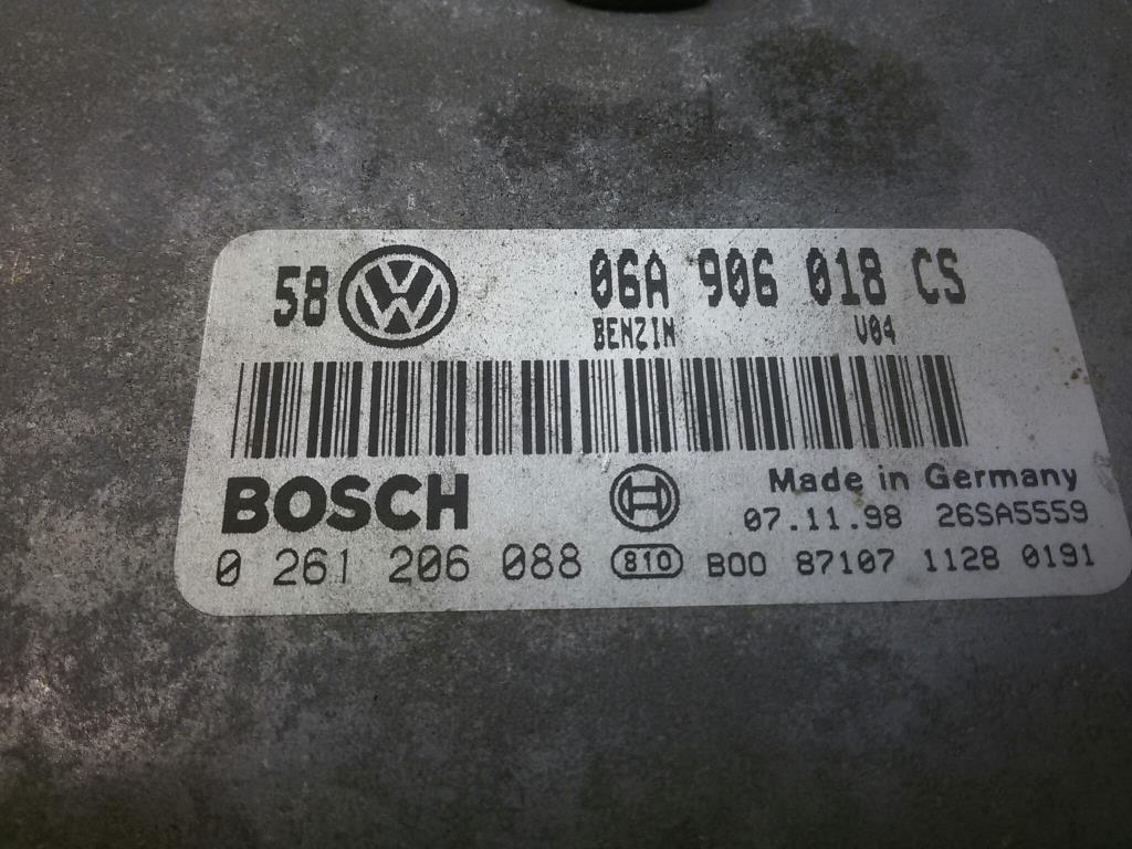 VW Bora 1J 06A906018CS Steuergerät Motor 2,0 85kw AQY BJ1999