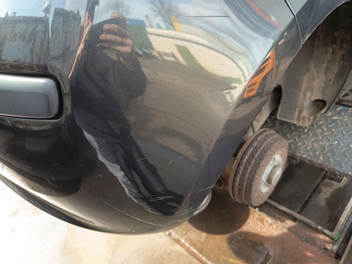 Renault Clio III Limo original Sto&szlig;stange F&auml;nger hinten Heck B66 Graphit Bj 2006