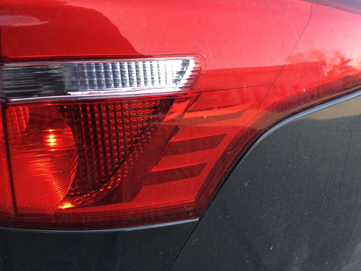 Ford Focus DYB CEW Turnier R&uuml;ckleuchte rechts au&szlig;en Ecke Facelift OHNE LED