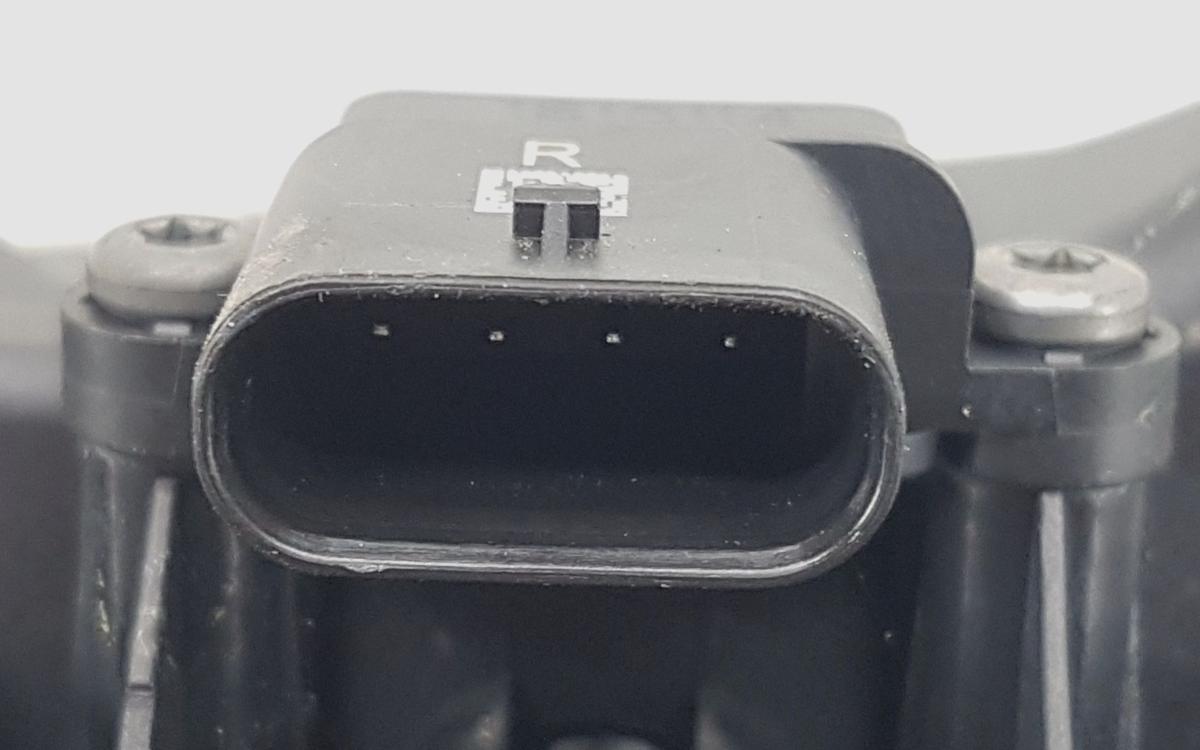 Tesla Model Y T&uuml;rgriff hinten rechts 1528115-00-D Bj22 schwarz passt auch vorn