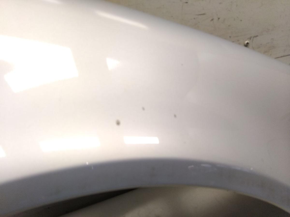 VW Golf 4 1J original Kotfl&uuml;gel vorn rechts LB7Z Satinsilber Metallic BJ2000