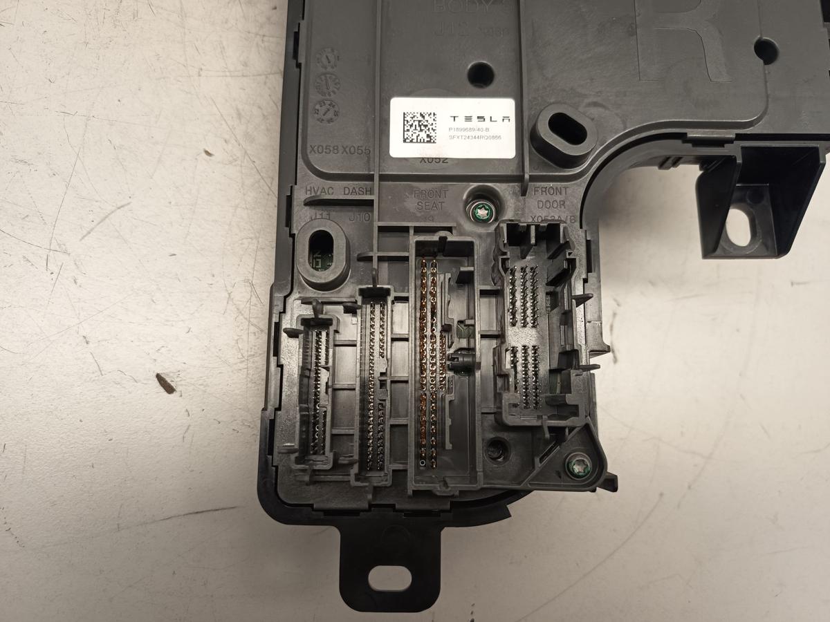 Tesla Model Y original Steuerger&auml;t T&uuml;r rechts P189968940B Baujahr 2025