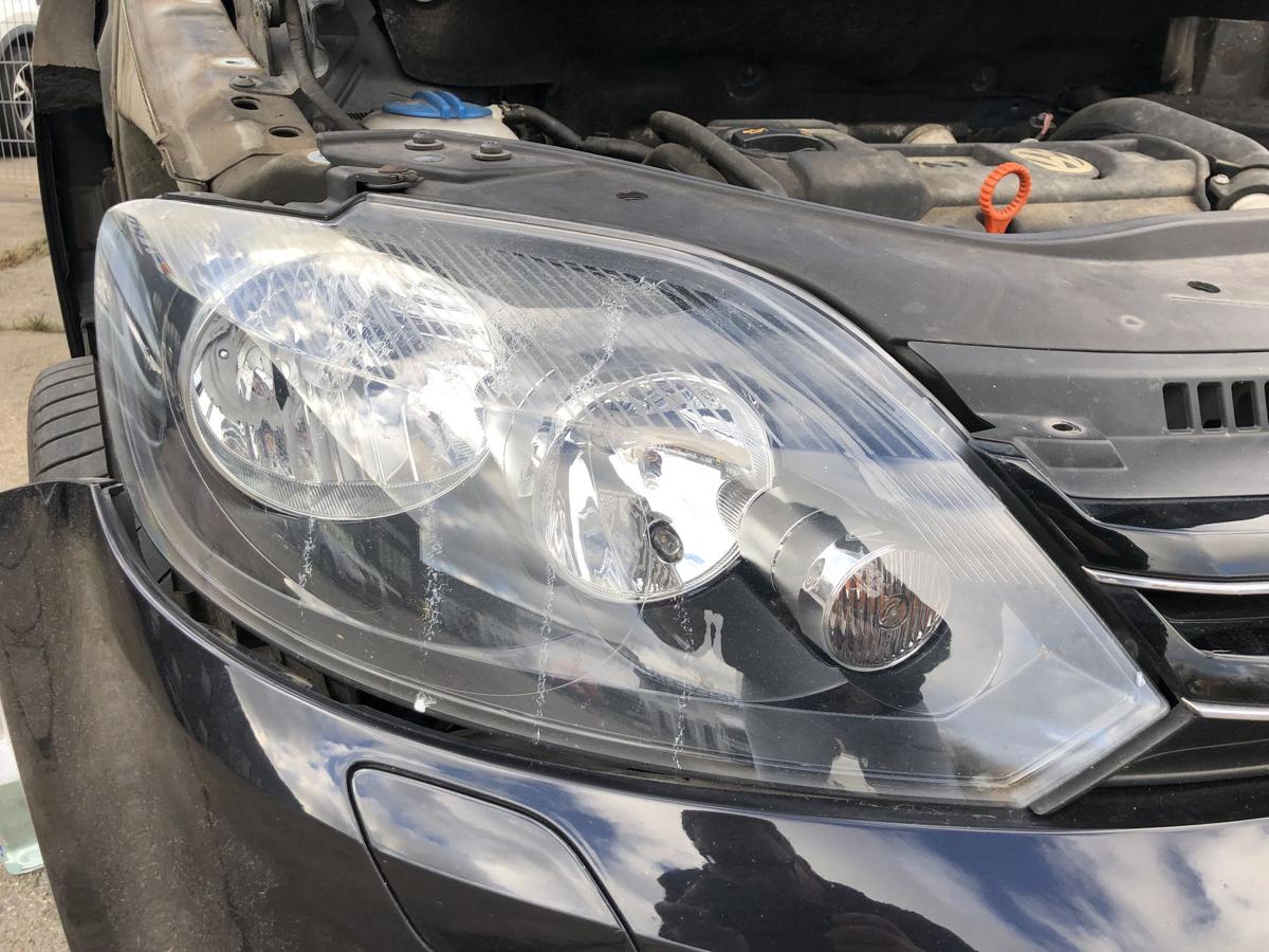 VW Golf Plus 2 II 5M Scheinwerfer rechts Hauptscheinwerfer Halogen Beschädigt