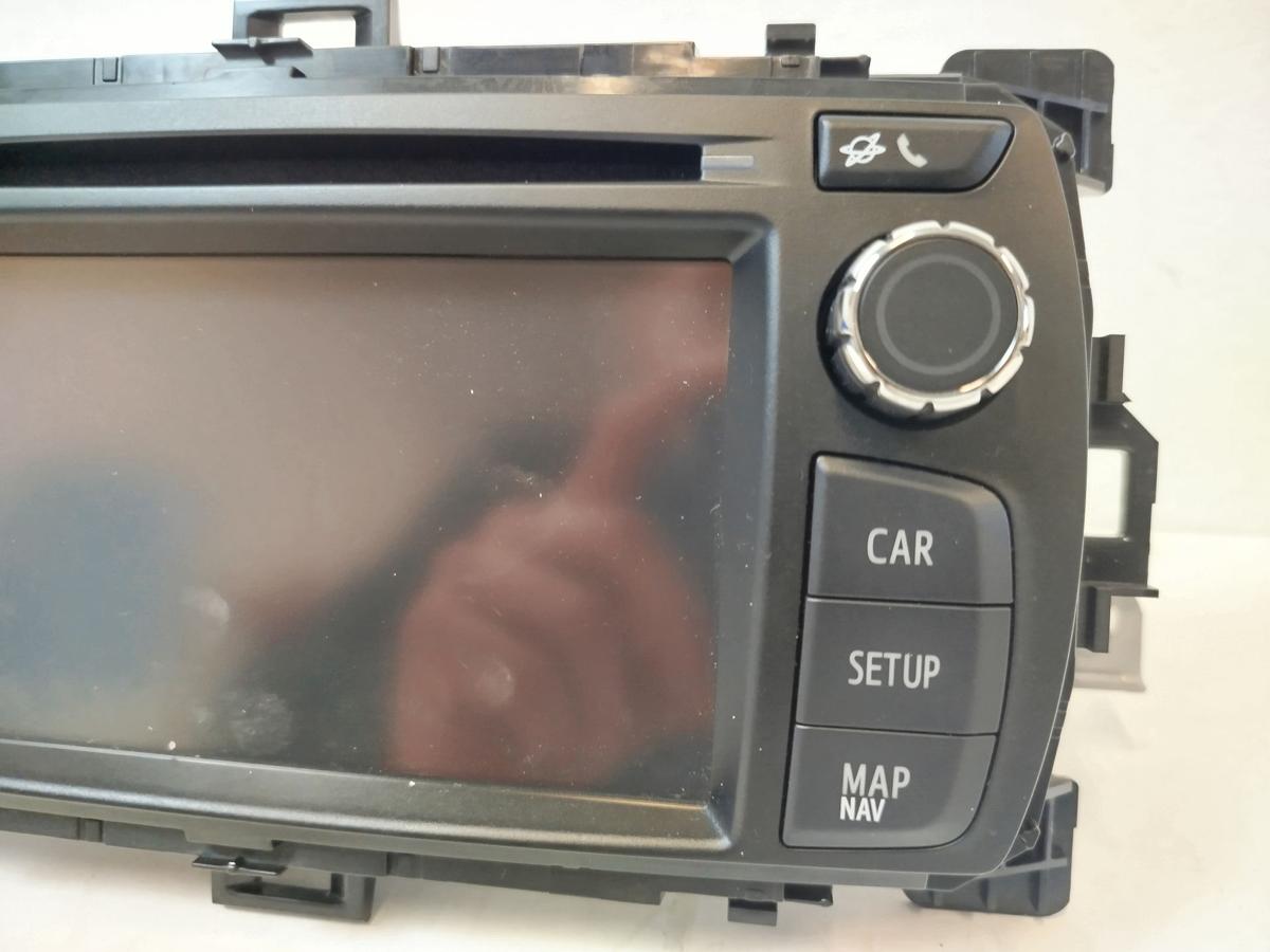 Toyota Yaris XP13 Autoradio Radio mit Navigationssystem Multimediaeinheit