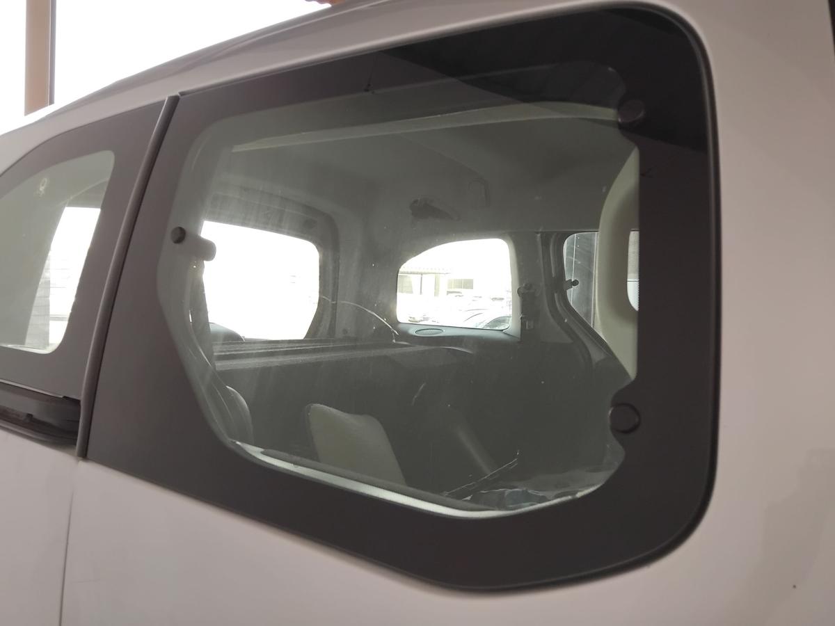 Peugeot Partner Tepee 2 Schiebet&uuml;r rechts mit Scheibe BJ2009 EZR aluminiumgrau