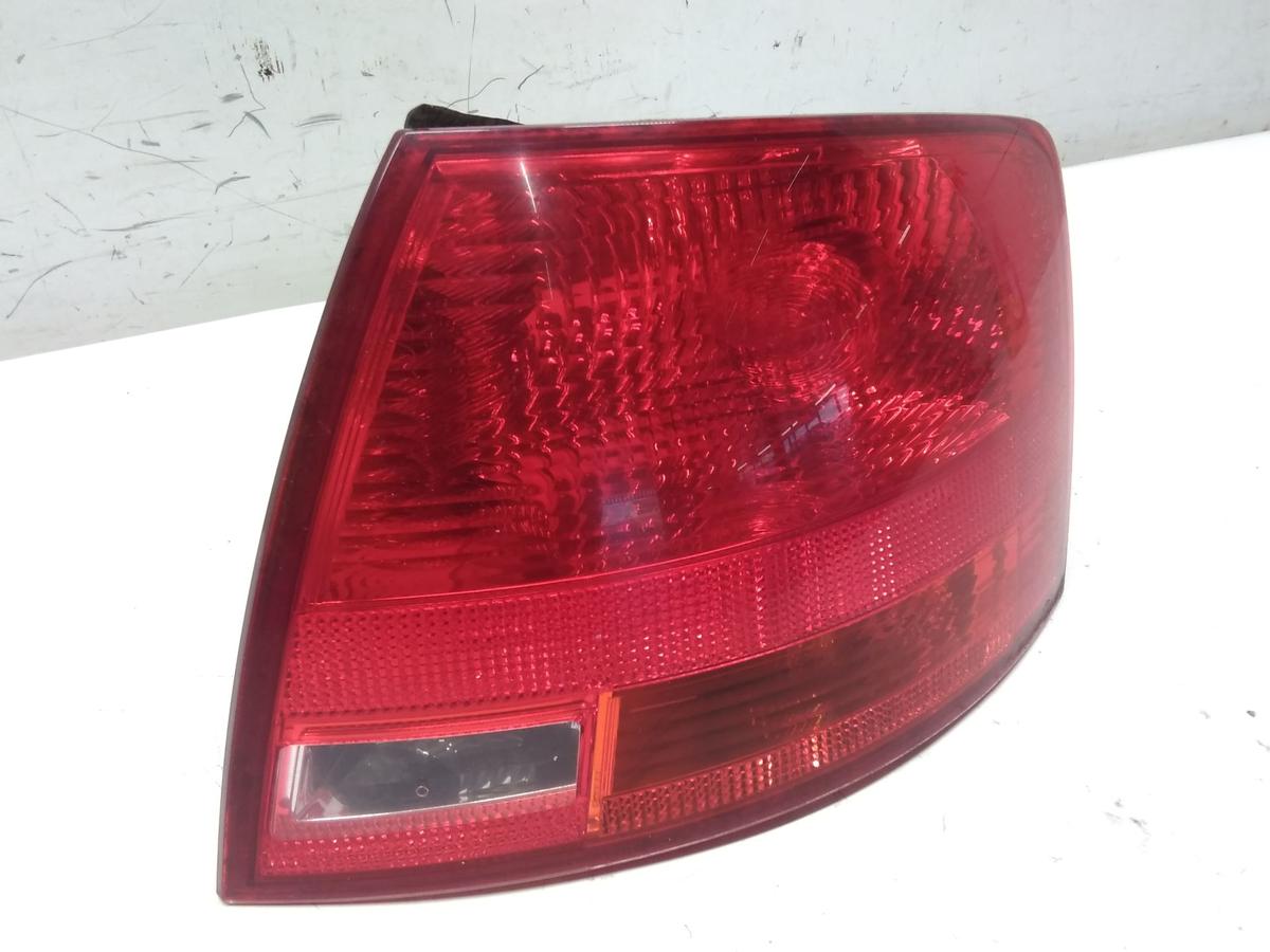 Audi A4 8E B7 Avant Kombi original Rückleuchte Heckleuchte rechts Bj.2006