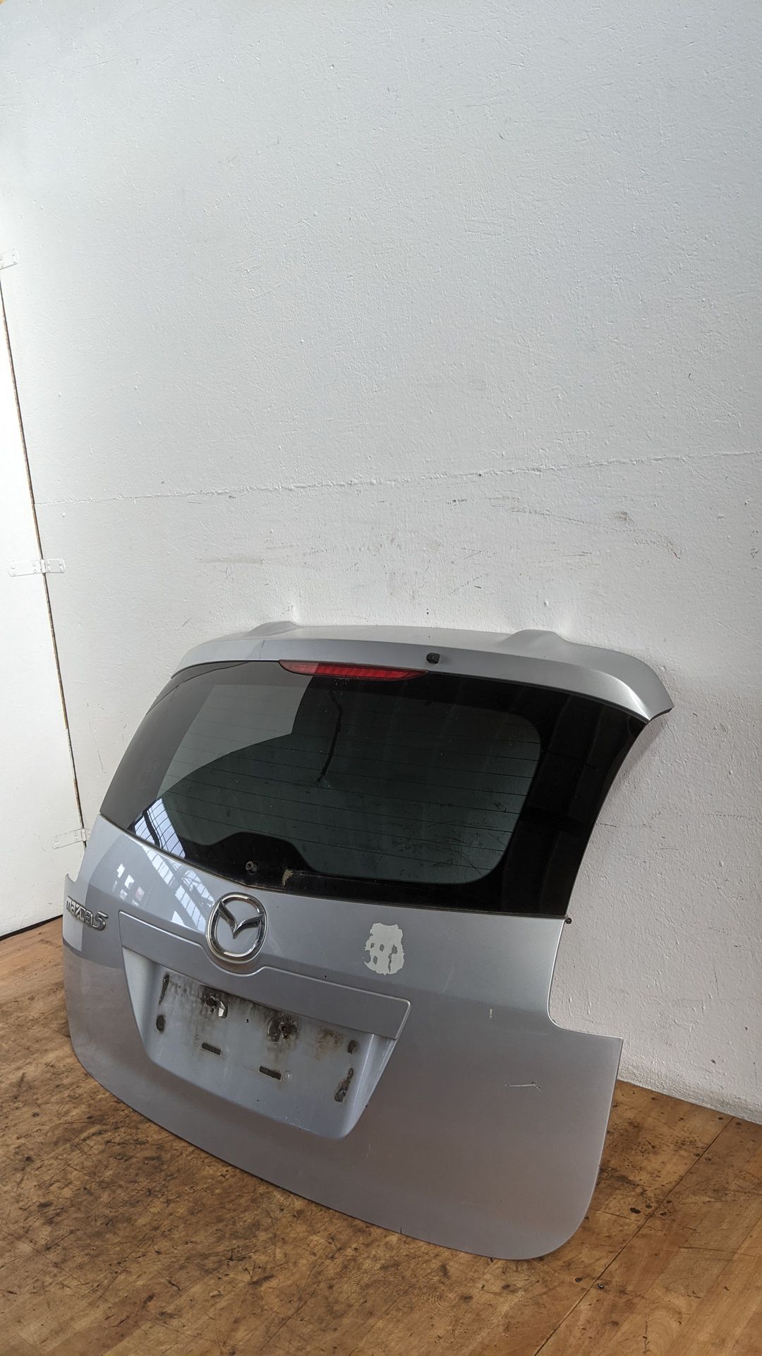 Mazda 5 CR Heckklappe mit Heckscheibe Kofferraumklappe silbermet