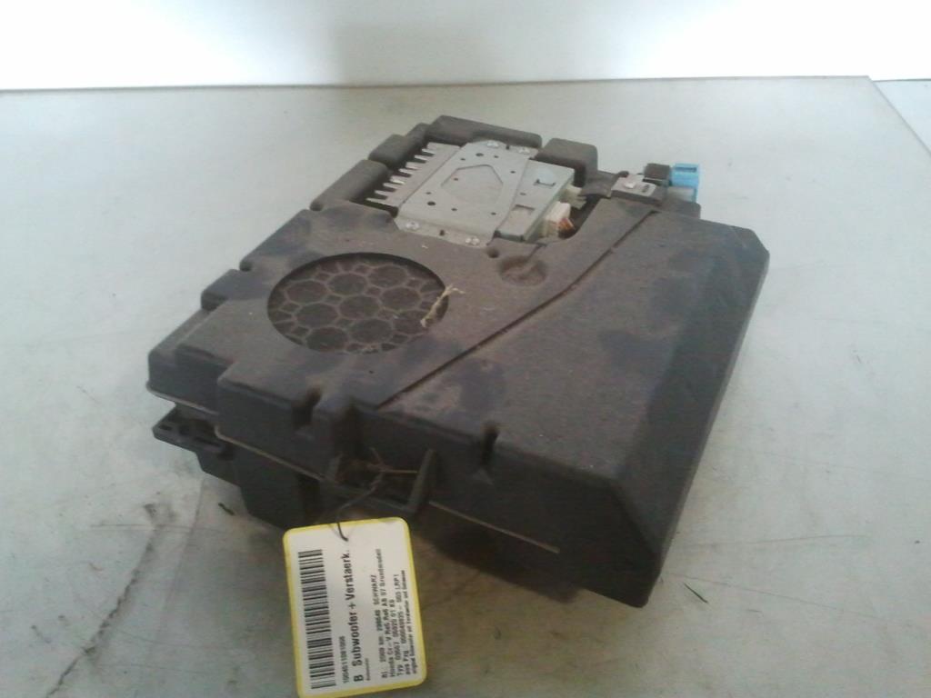 Honda CR-V Typ RE BJ2009 original Subwoofer Verstärker Gehäuse 39120SWAA01