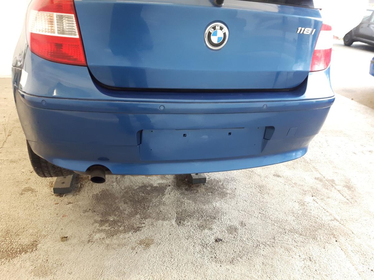 BMW 1er E87 und E81 original Stoßfänger hinten mit PDC BJ2006 sydneyblau A19/5