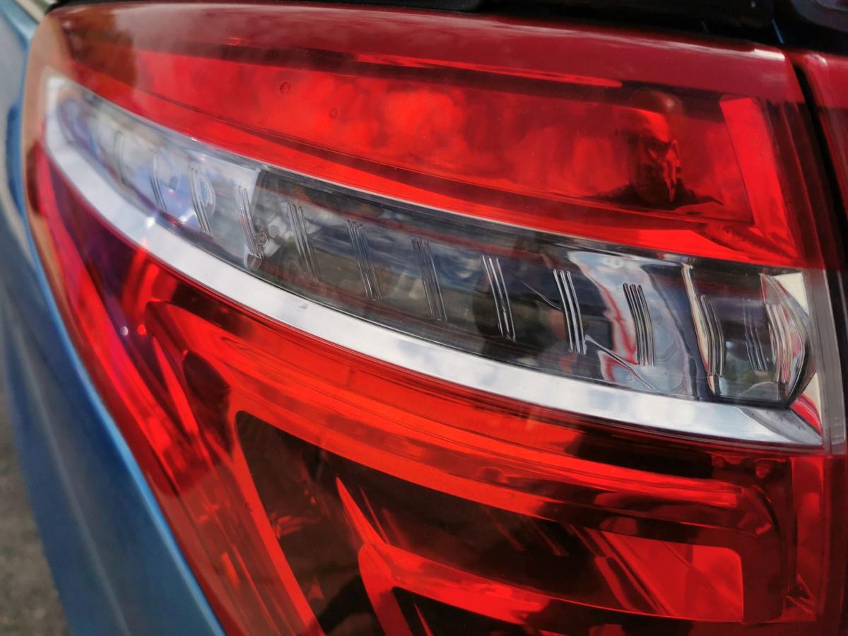 Citroen C4 Picasso U Rückleuchte Schlussleuchte Rücklicht aussen links 5 Sitzer