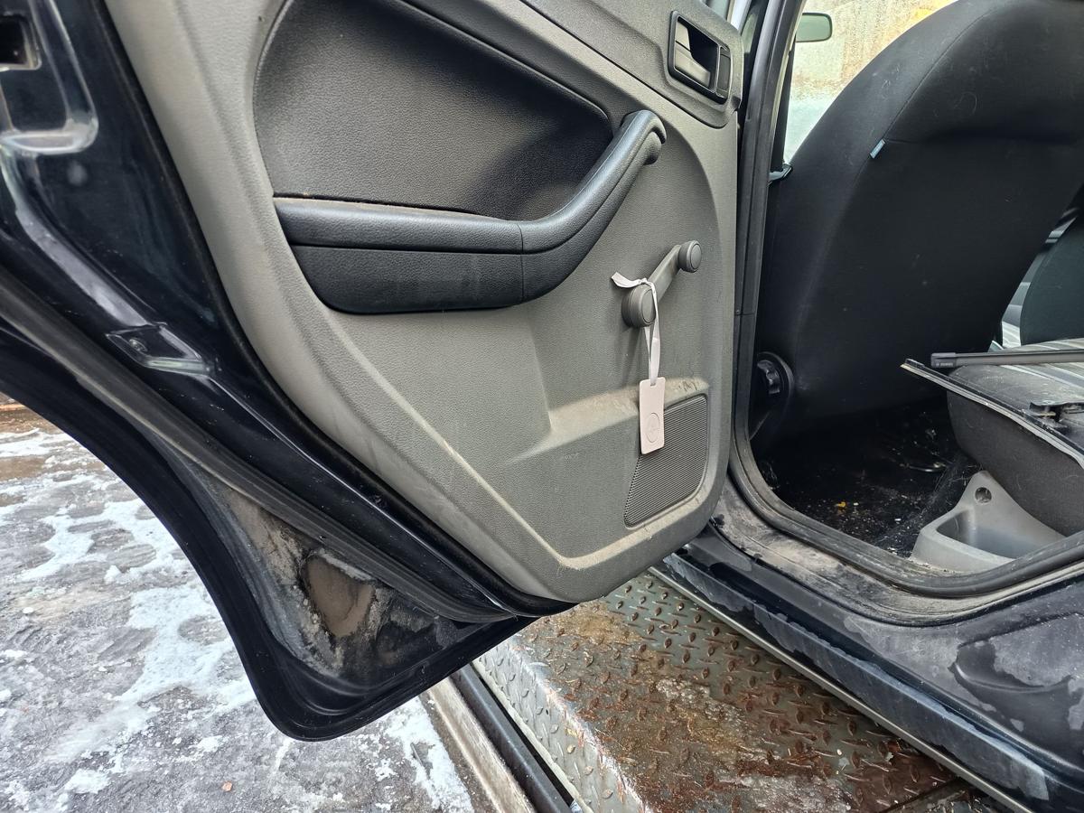 Ford Focus II original T&uuml;r hinten links Fond Pantherschwarz Bj 2008