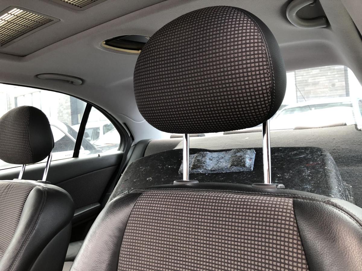 Mercedes E Klasse W211 Sitz vorn links Fahrersitz Teilleder Stoff Heizung