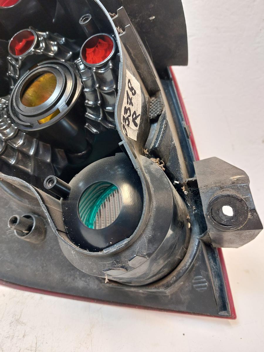 Nissan Primera P12 Fliessheck R&uuml;ckleuchte rechts R&uuml;cklicht Heckleuchte 5t&uuml;rer