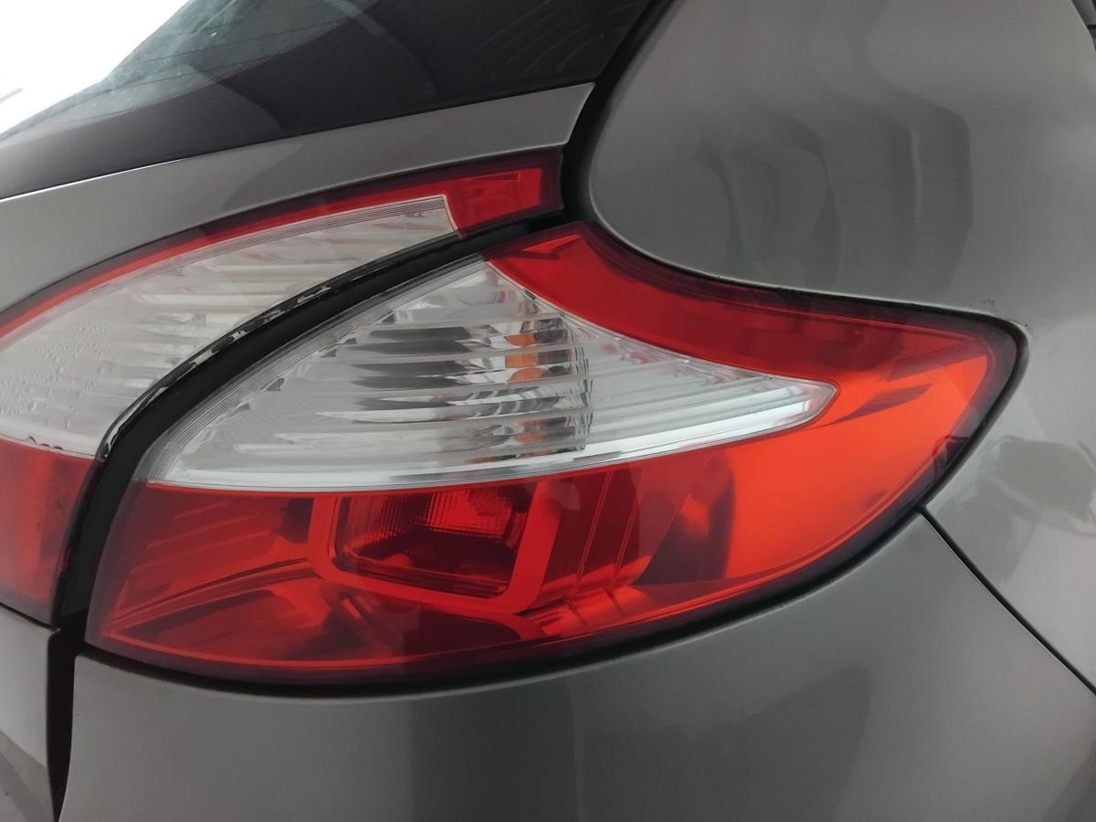 Renault Megane 3 Flie&szlig;heck orig R&uuml;ckleuchte Heckleuchte rechts au&szlig;en BJ2008 5t&uuml;rig