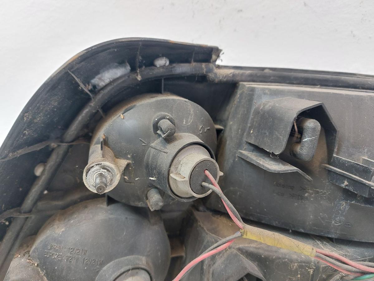 Mitsubishi Galant EA0 Avance R&uuml;ckleuchte links R&uuml;cklicht Heckleuchte Limo